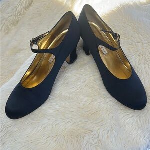 Chic Black Mary Jane Heels